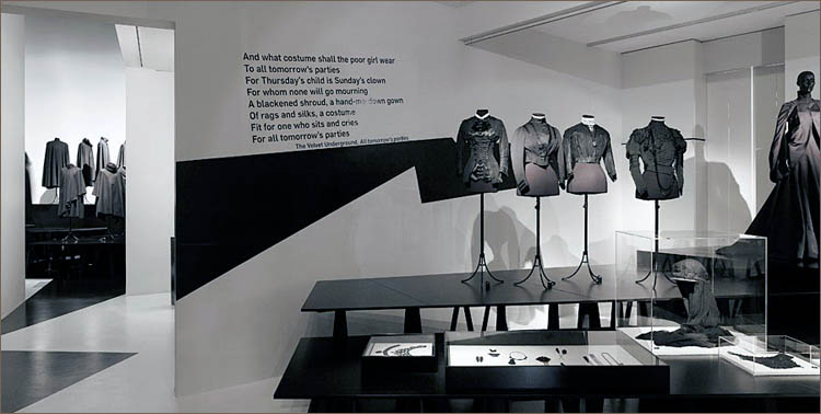 Выставка Мода в Черном