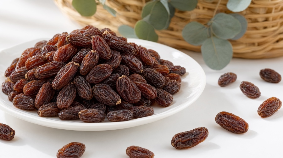 Изюм: польза и вред для женщин, как выбрать и есть